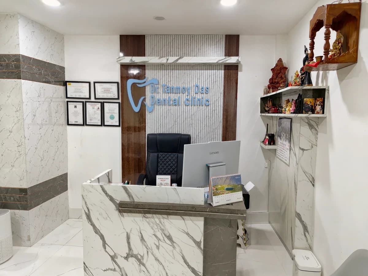 Dr. Tanmoy Das Dental Clinic - Interior